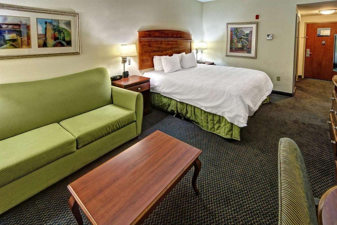 Quality Inn & Suites Quincy - Downtown Экстерьер фото
